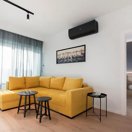 Zolta Sofa Apartment Poznan